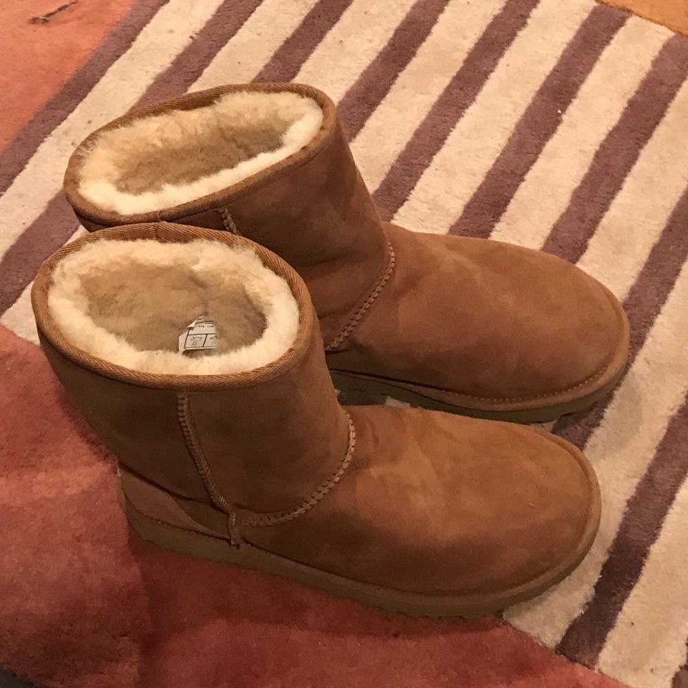 Ugg Size 7 NWOB